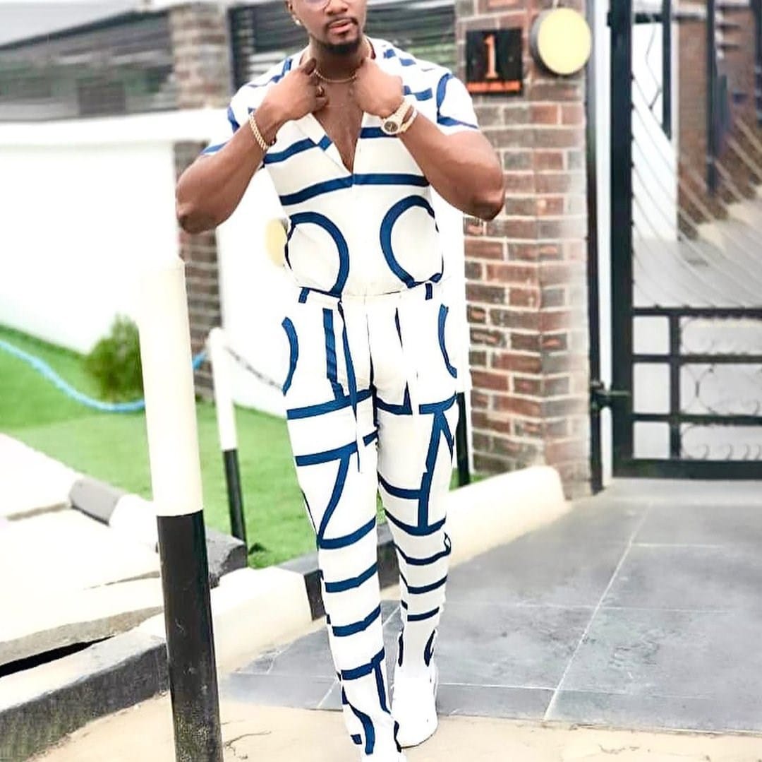 Summer men's fashion trend printed shirt casual suit V-neck short-sleeved trousers comfortable slim high-quality two-piece set