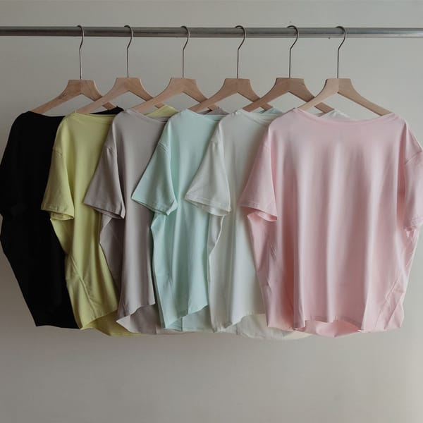 Women's T-shirt Simple Solid Color O-neck Tops Summer Ladies T-shirt Fashion Loose Ladies Clothing