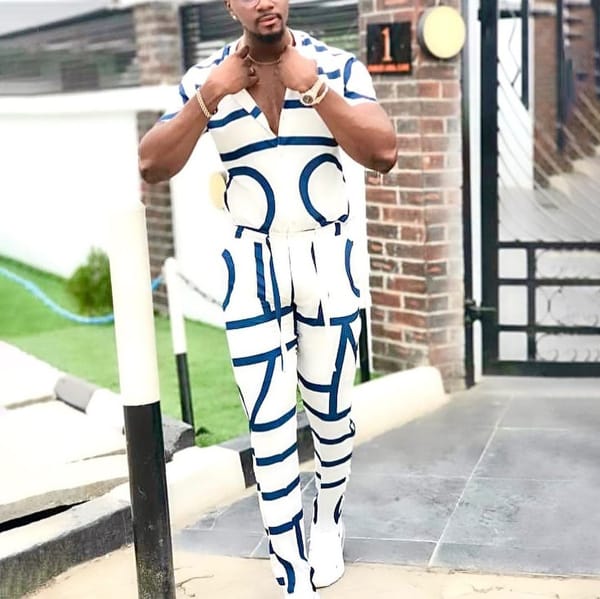 Summer men's fashion trend printed shirt casual suit V-neck short-sleeved trousers comfortable slim high-quality two-piece set